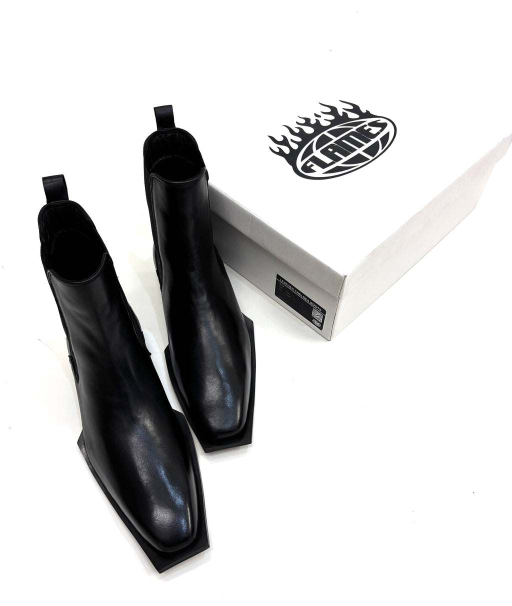 LEATHER CHELSEA BOOT
