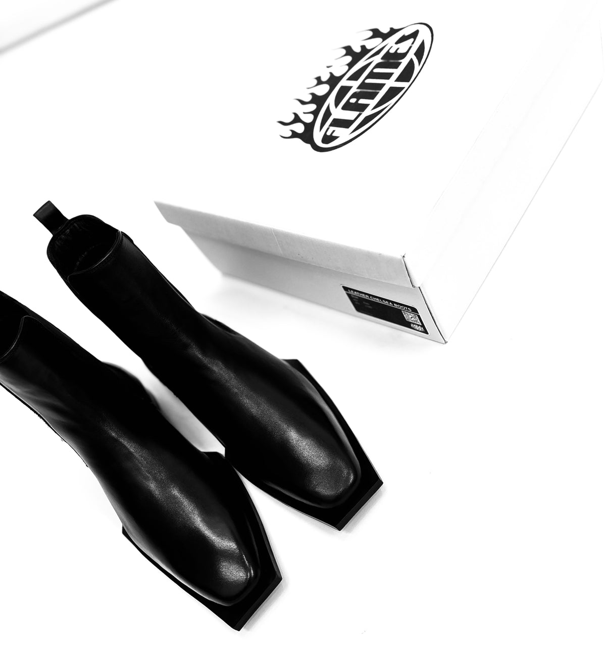 LEATHER CHELSEA BOOT