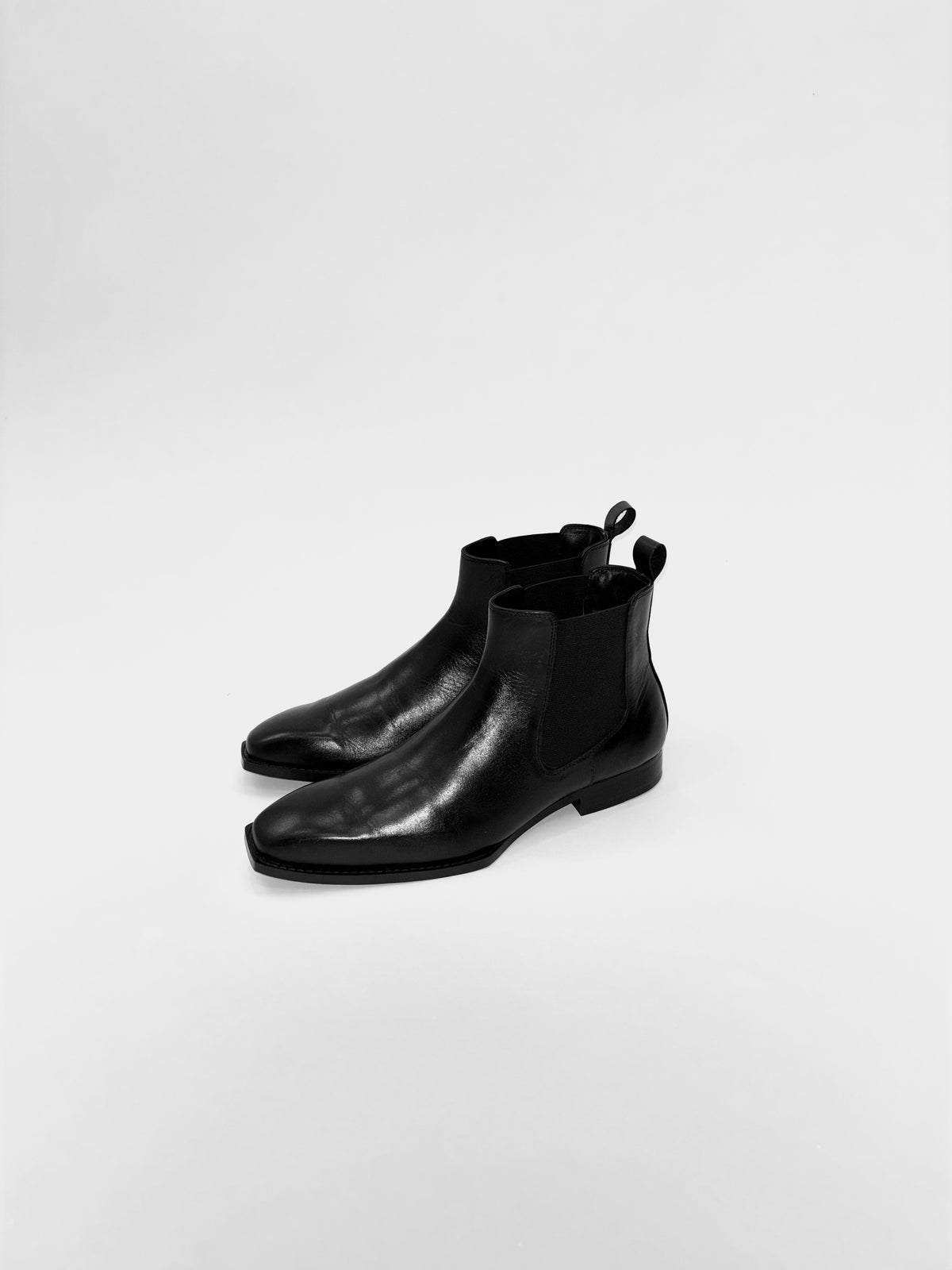 LEATHER CHELSEA BOOT